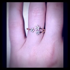 10K Gold 1.5CTW 3 FLOWER Engagement Ring